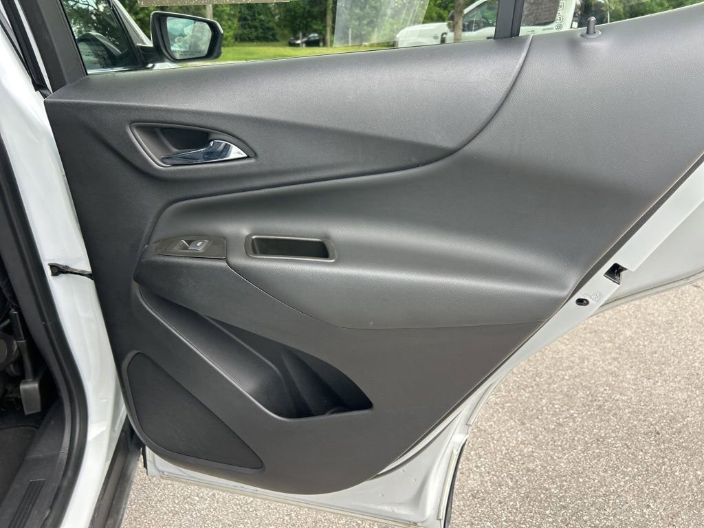 Used 2023 Chevrolet Equinox LT image 38