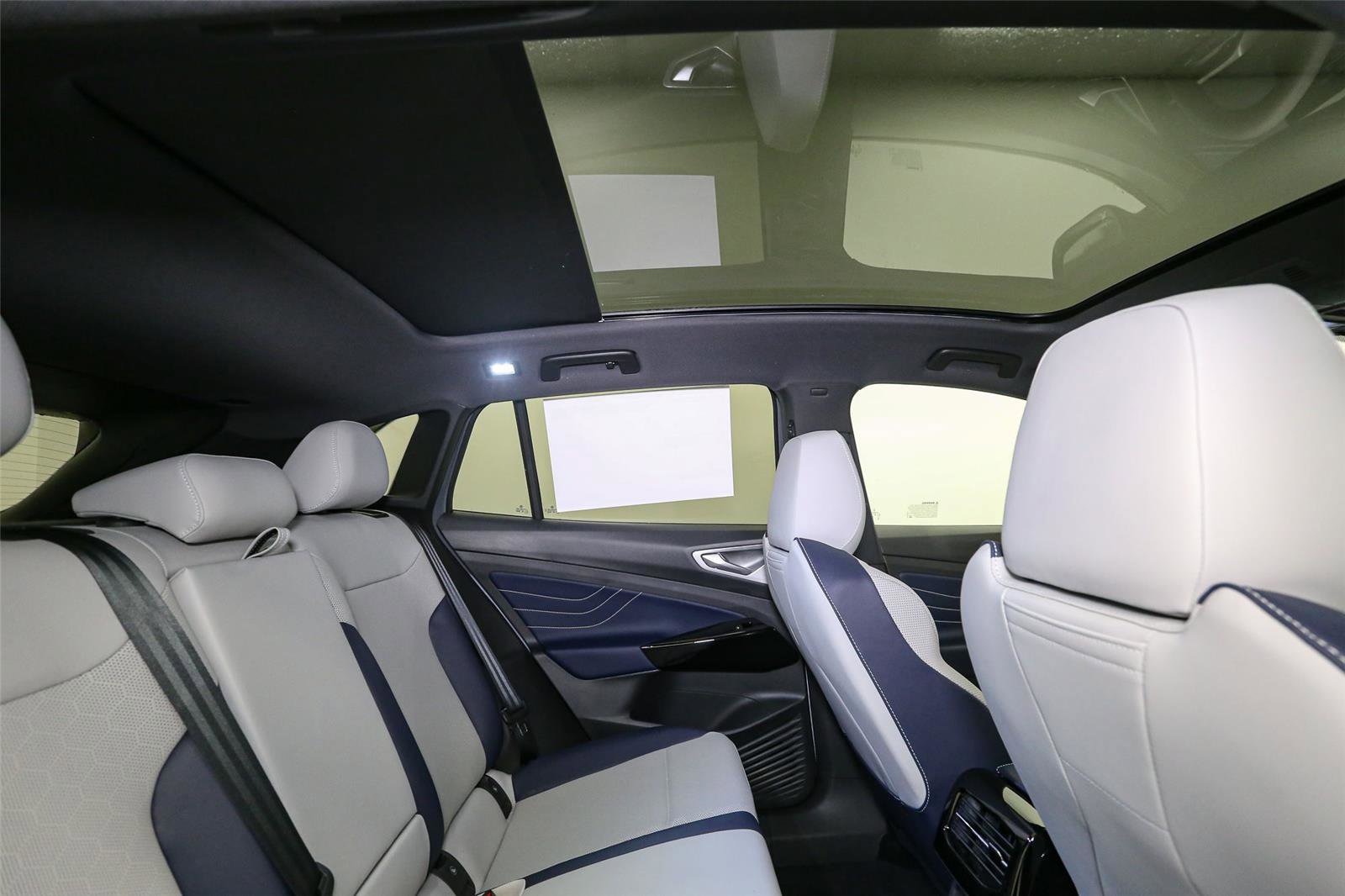New 2025 Volkswagen ID.4 Pro S AWD/4WD image 16