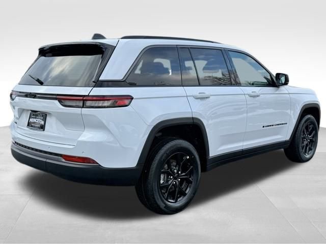 New 2026 Jeep Grand Cherokee Altitude image 7