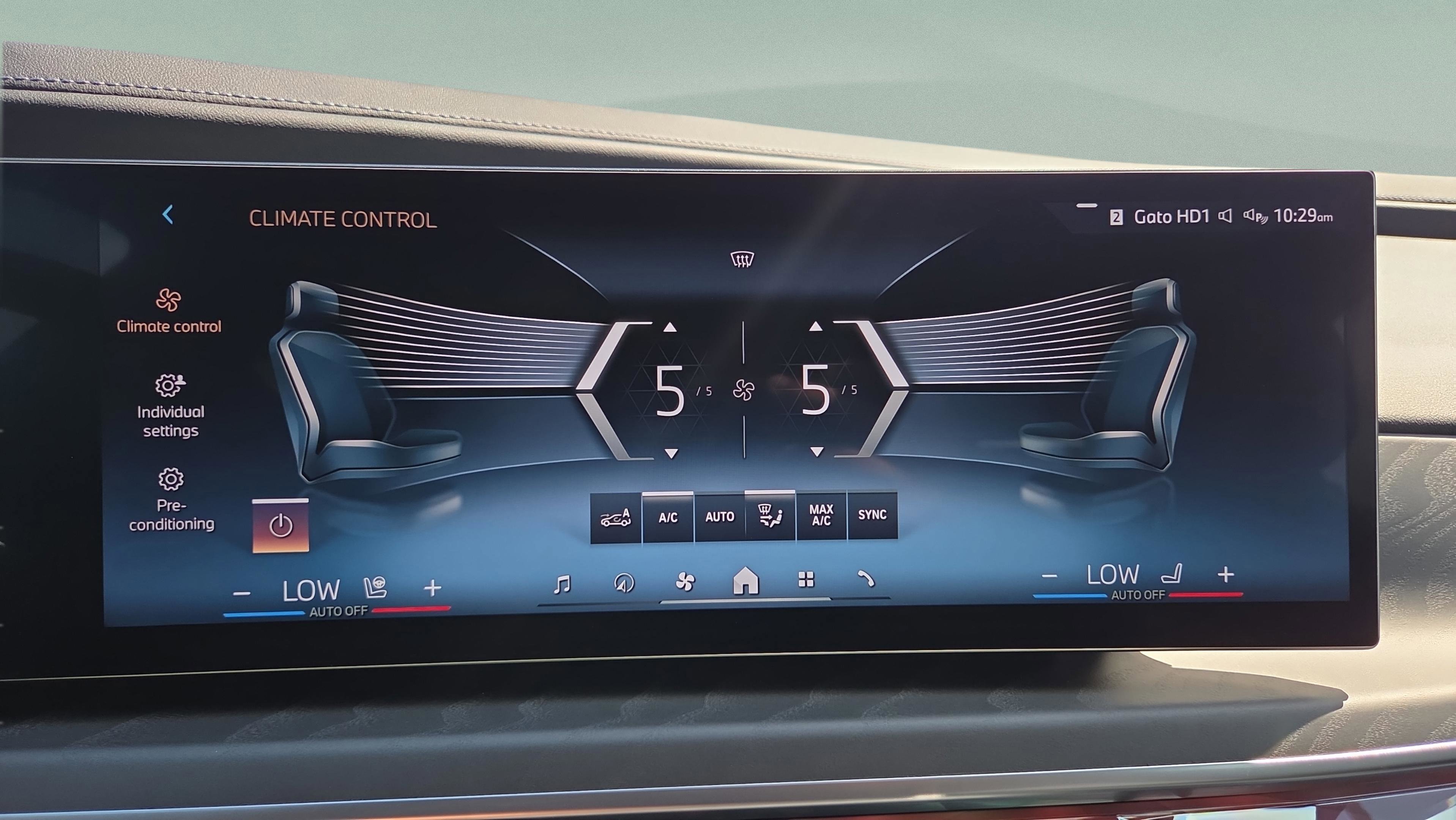 Certified 2023 BMW 740i RWD image 28