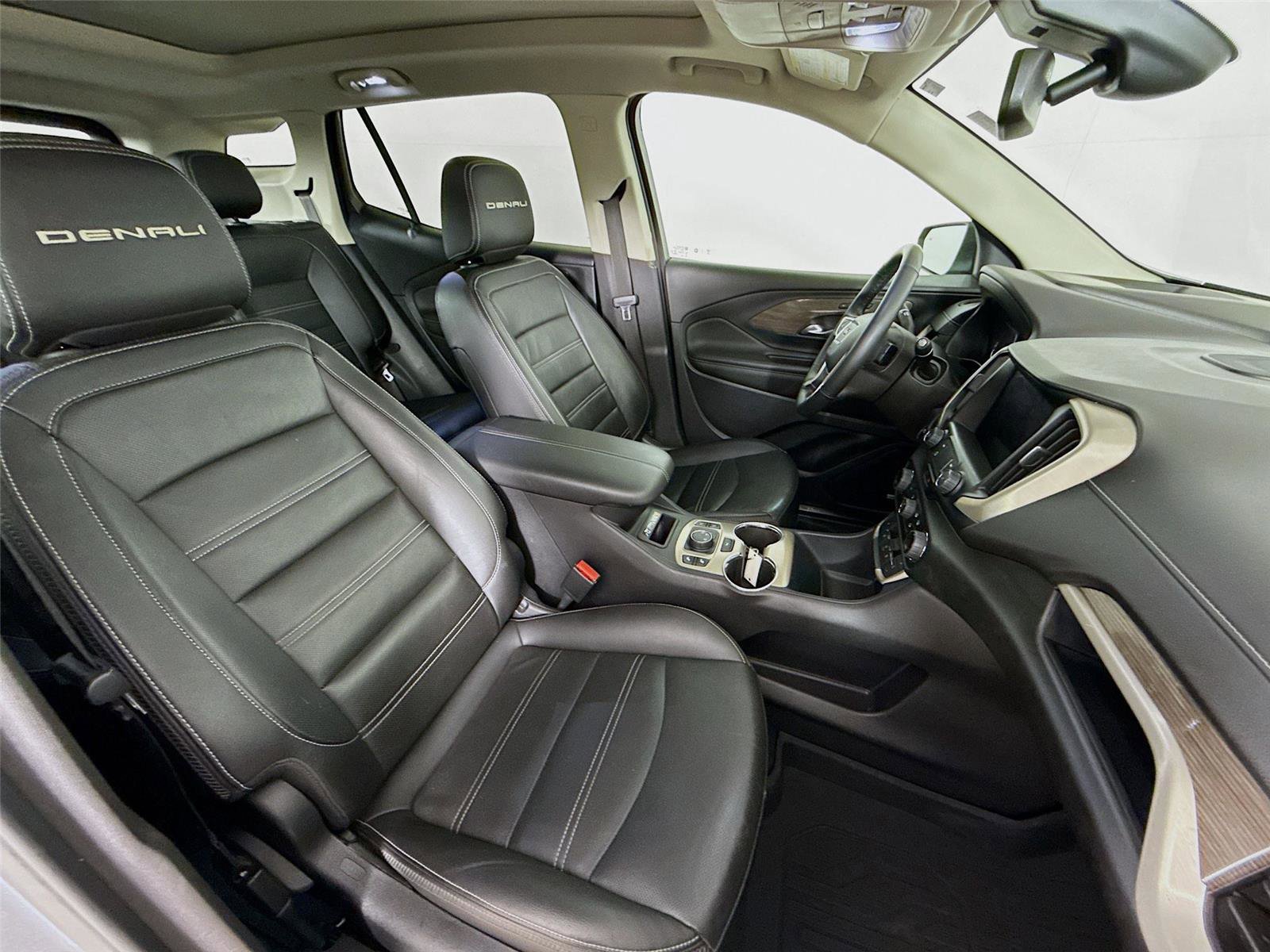 Used 2023 GMC Terrain Denali w/ LPO, Floor Liner Package image 30