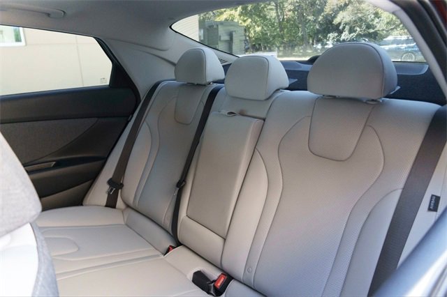 Certified 2025 Hyundai Elantra Limited image 21