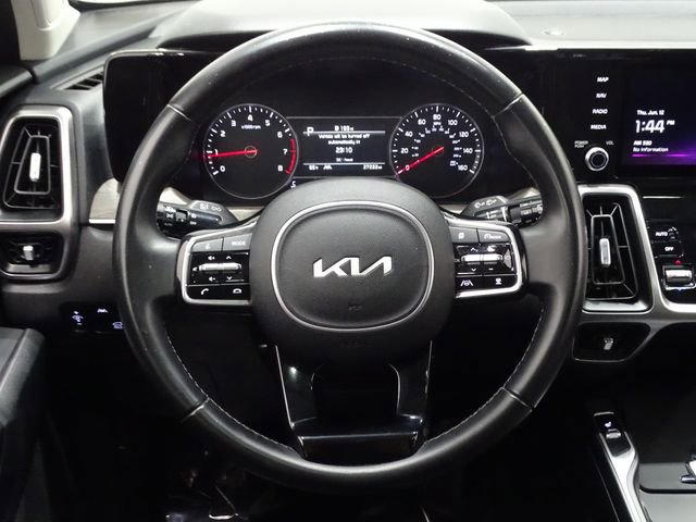 Used 2022 Kia Sorento EX w/ Panoramic Sunroof Package image 28