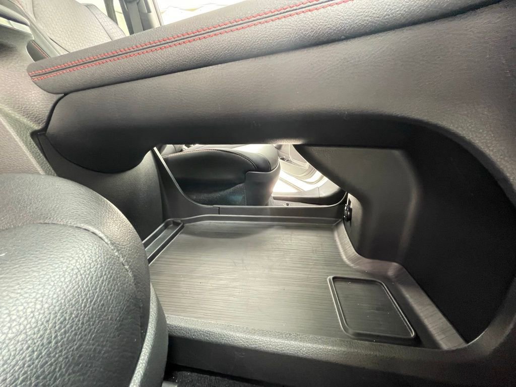 Used 2025 Toyota Sienna XSE image 17