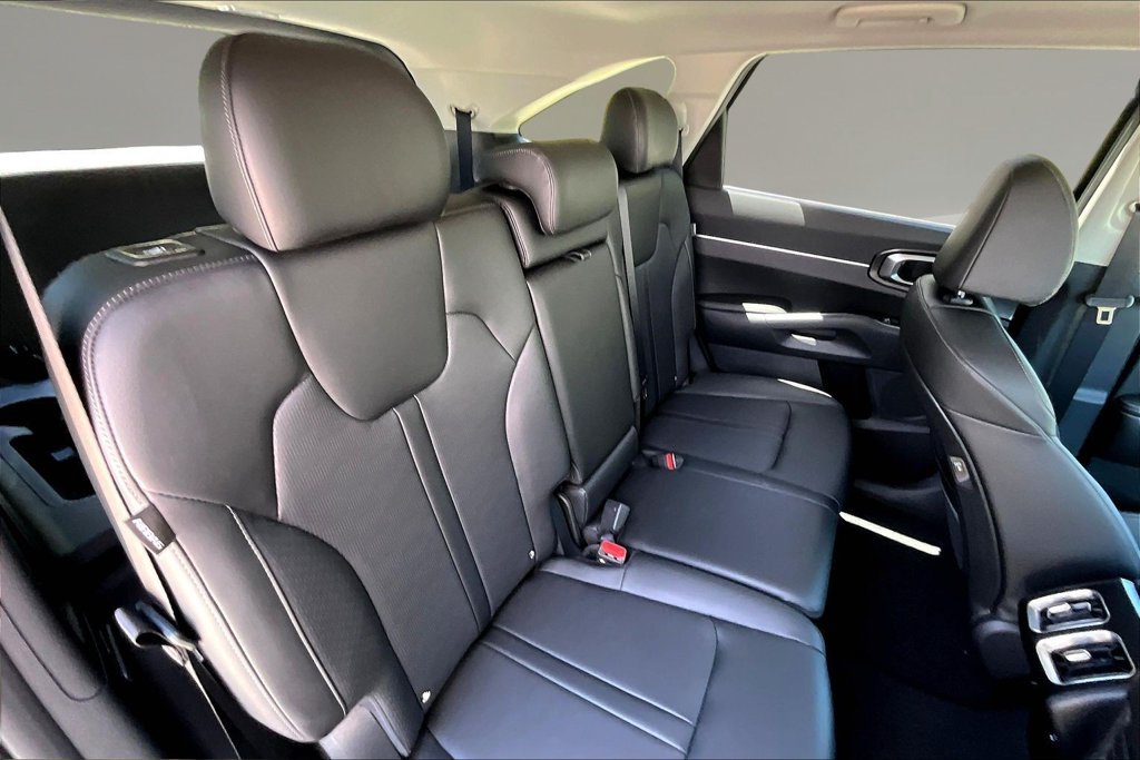 New 2026 Kia Sorento S w/ S Panoramic Sunroof Package FWD image 9