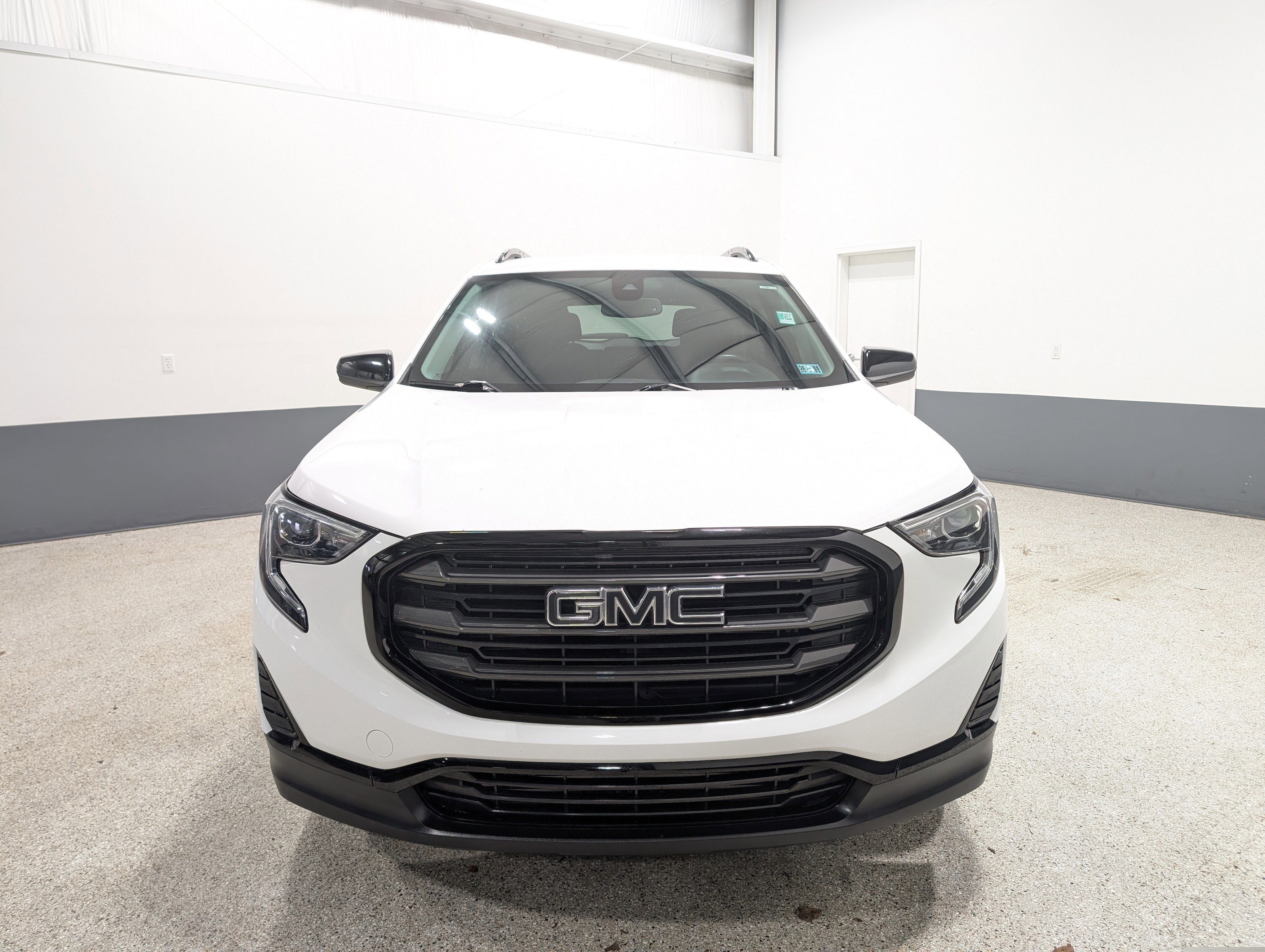 Used 2020 GMC Terrain SLE w/ Driver Convenience Package image 8