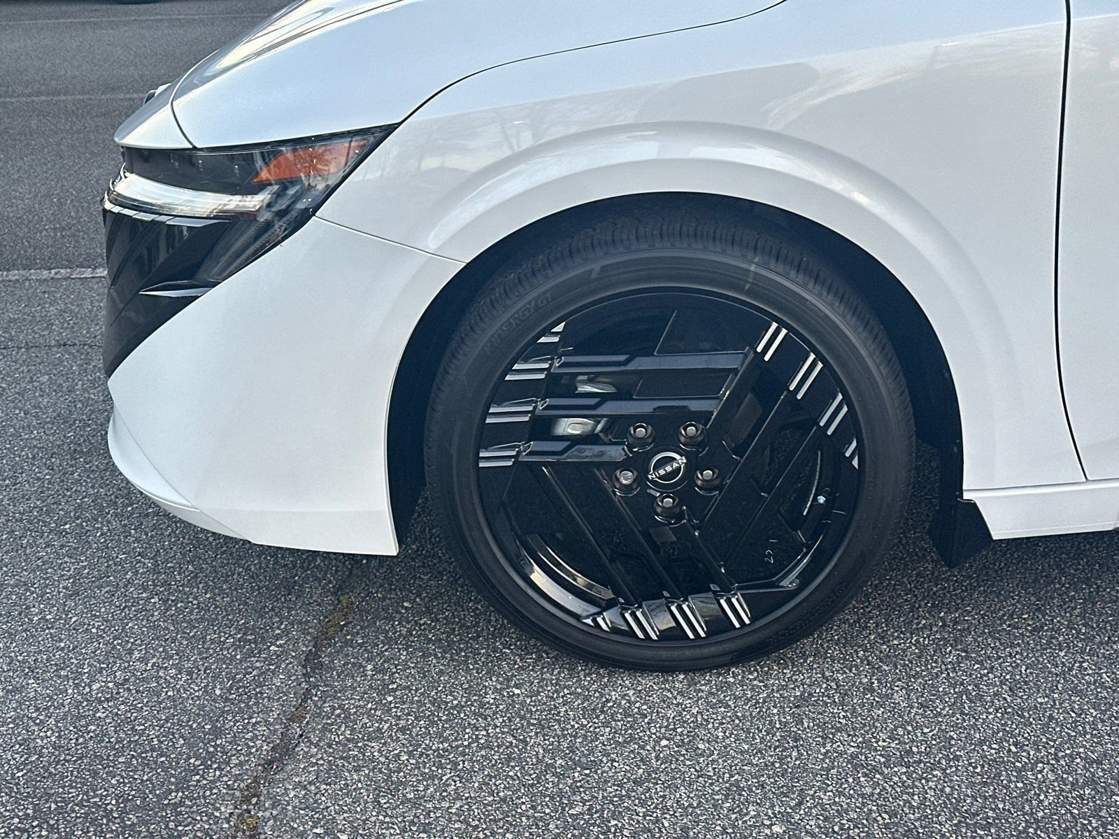 New 2026 Nissan Sentra SR w/ Floor Mat Package FWD image 11