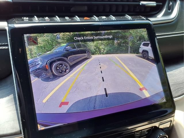 Used 2023 Jeep Grand Cherokee Limited AWD/4WD image 29