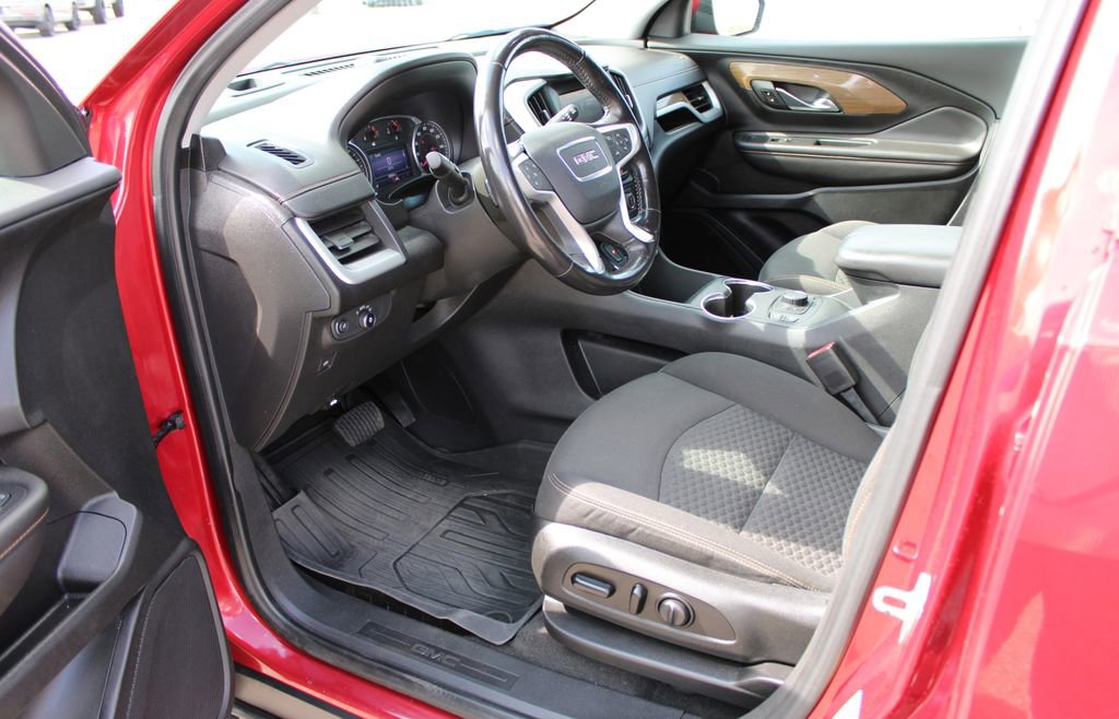 Used 2020 GMC Terrain SLE w/ Driver Convenience Package image 11