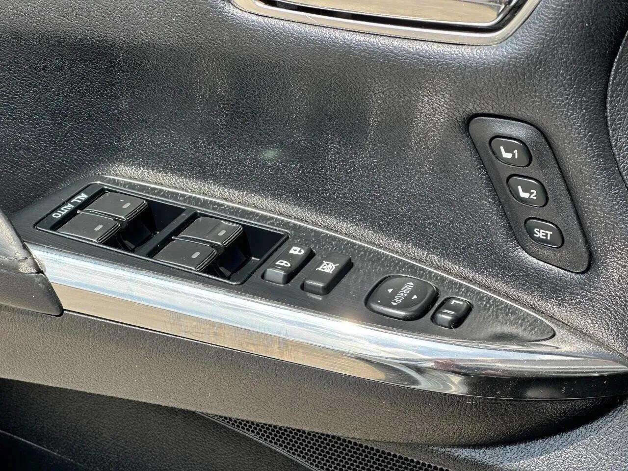 Used 2013 Toyota Avalon XLE Touring image 27