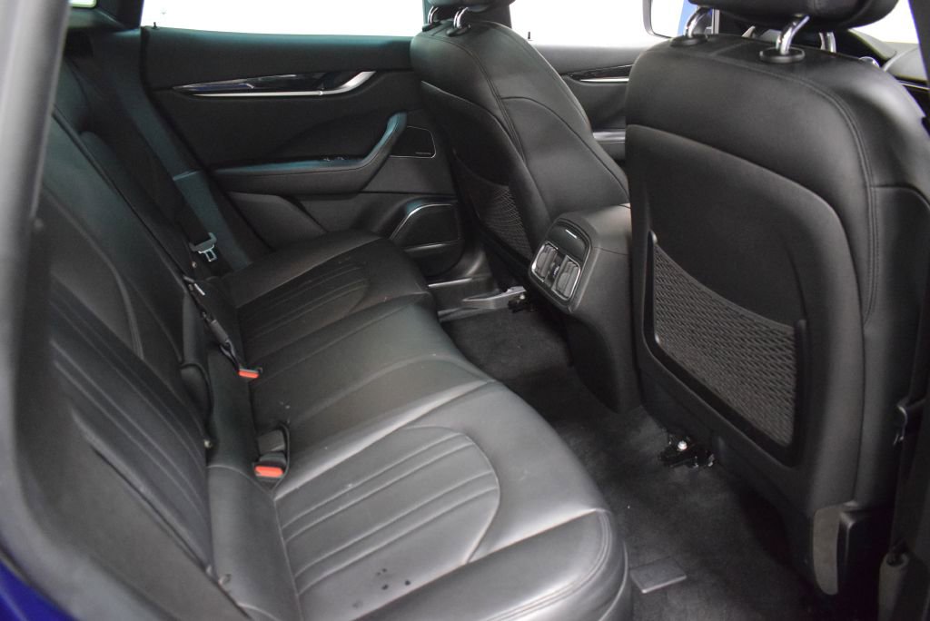 Used 2021 Maserati Levante image 17