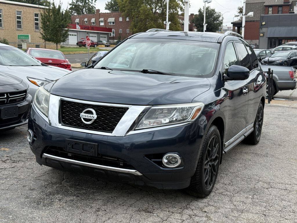Used 2013 Nissan Pathfinder Platinum AWD/4WD image 3