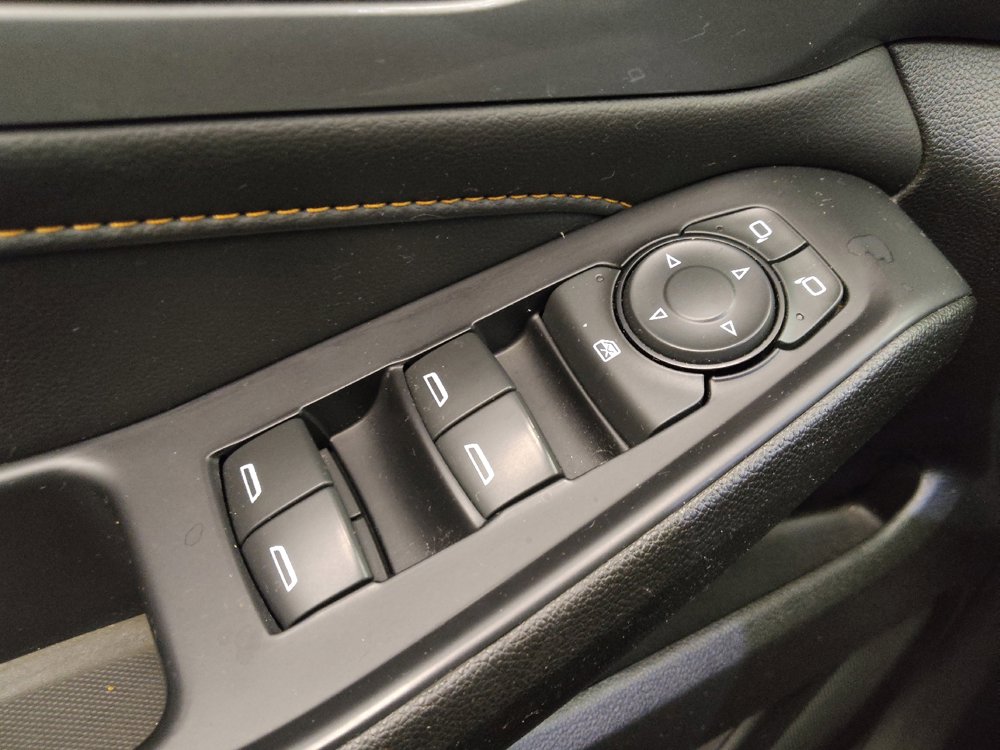 Used 2021 Chevrolet Traverse LS FWD image 27