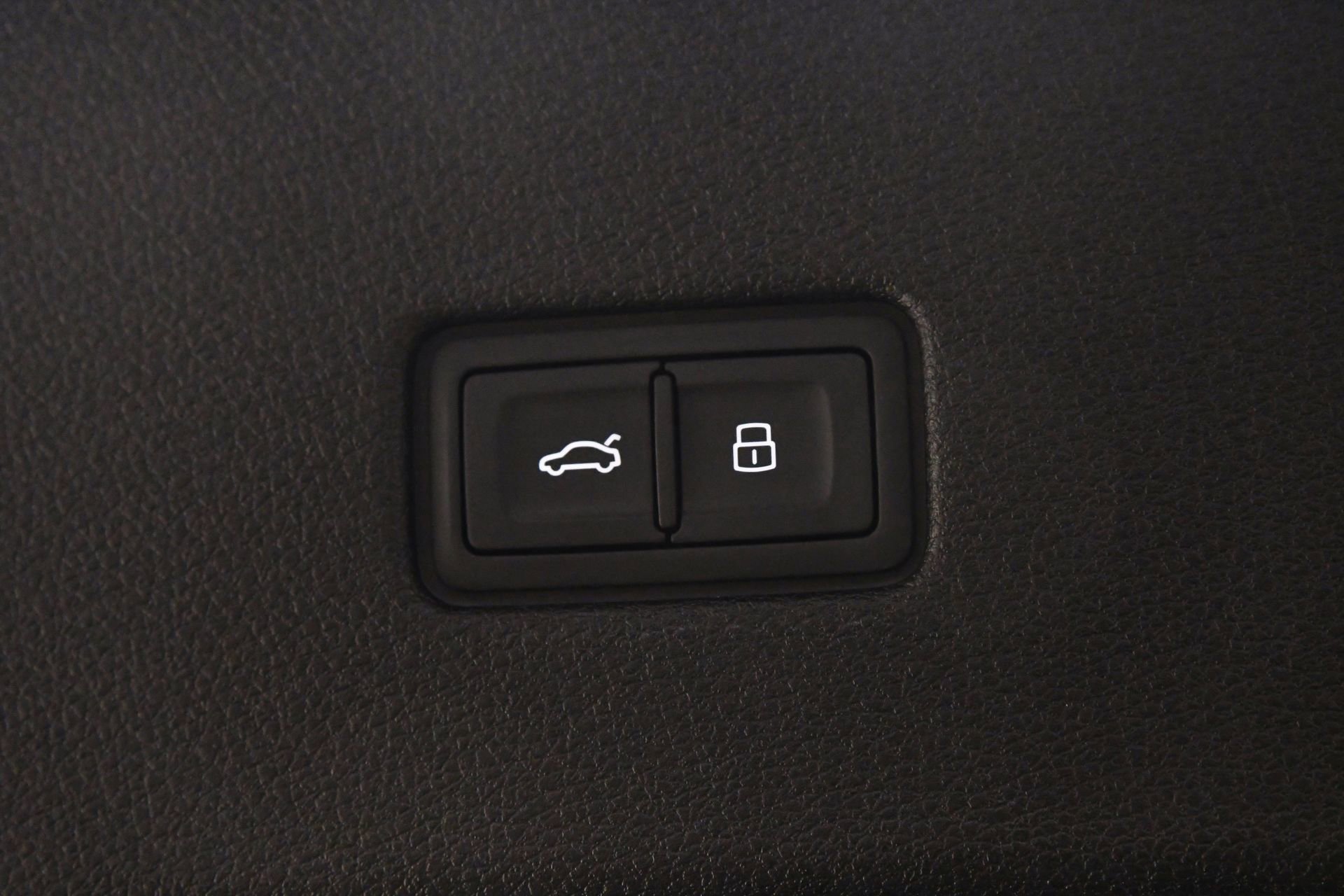 Used 2021 Audi RS Q8 4.0T w/ Black Optic Package image 8