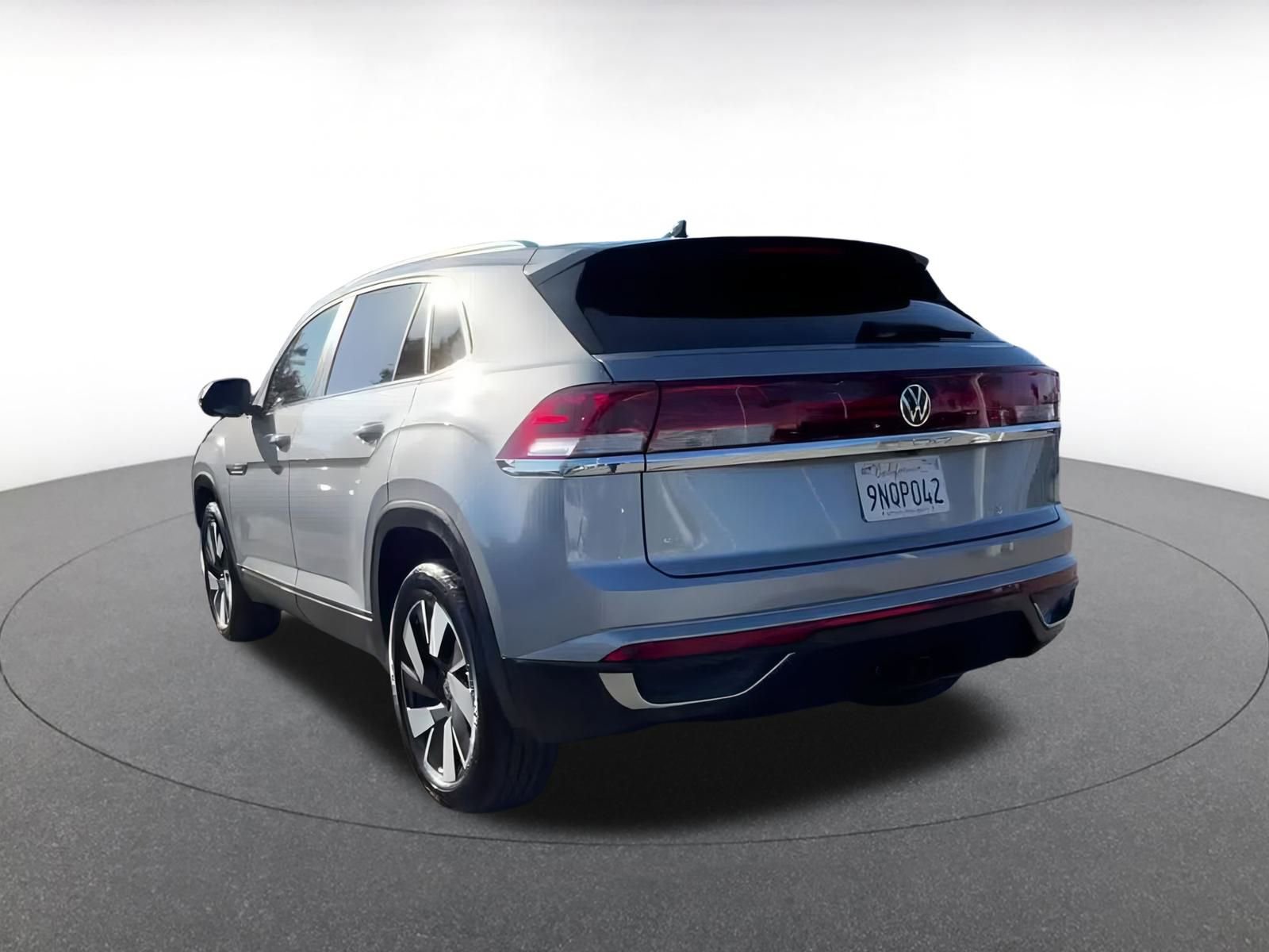 Used 2025 Volkswagen Atlas Cross Sport SE image 11