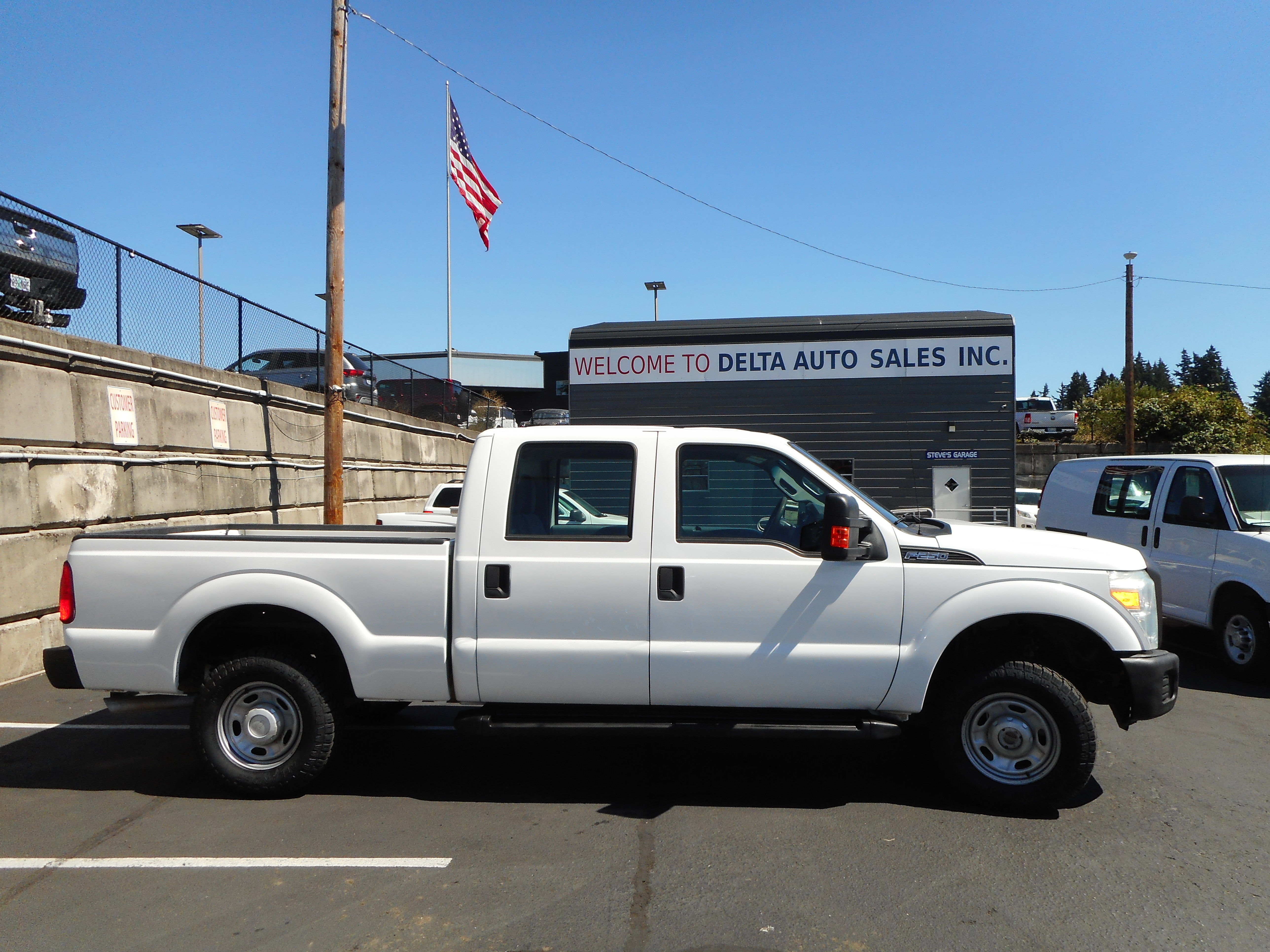 Used 2016 Ford F250 XL w/ Power Equipment Group AWD/4WD image 6