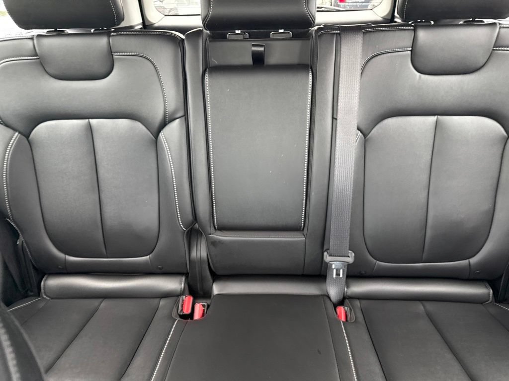 Used 2023 Jeep Grand Cherokee Limited AWD/4WD image 30