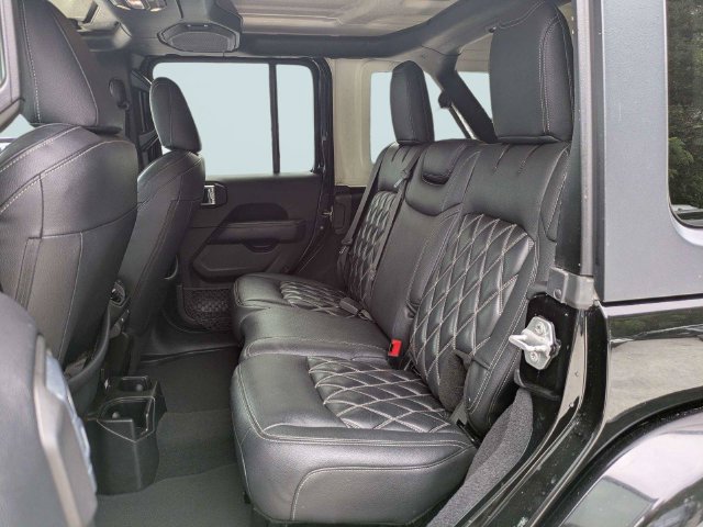 Used 2019 Jeep Wrangler Unlimited Sahara AWD/4WD image 13