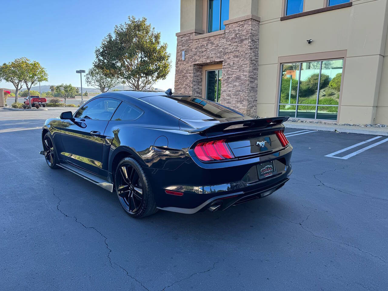 Used 2021 Ford Mustang Coupe RWD image 3