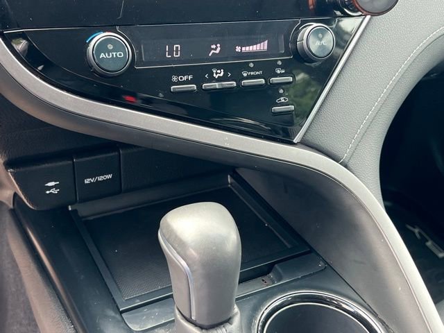 Used 2018 Toyota Camry SE w/ Moonroof Package FWD image 20