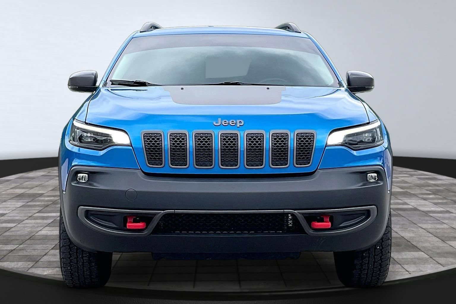 Used 2020 Jeep Cherokee Trailhawk w/ Cold Weather Group AWD/4WD image 3