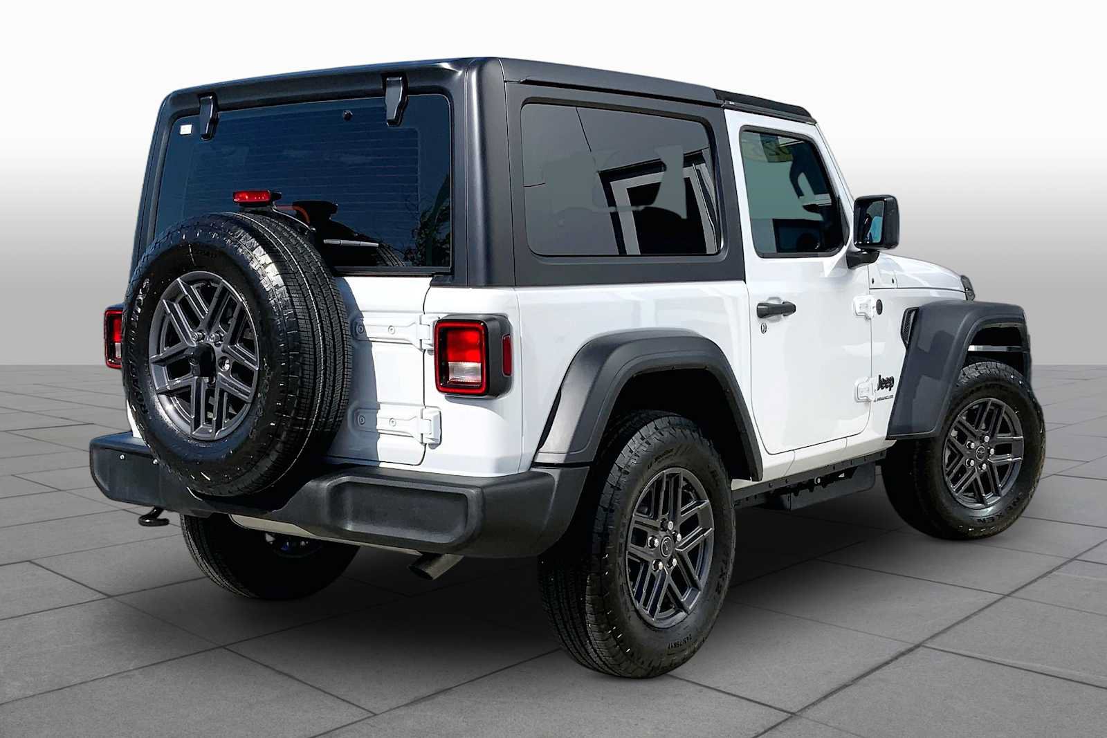 Used 2026 Jeep Wrangler Sport AWD/4WD image 12