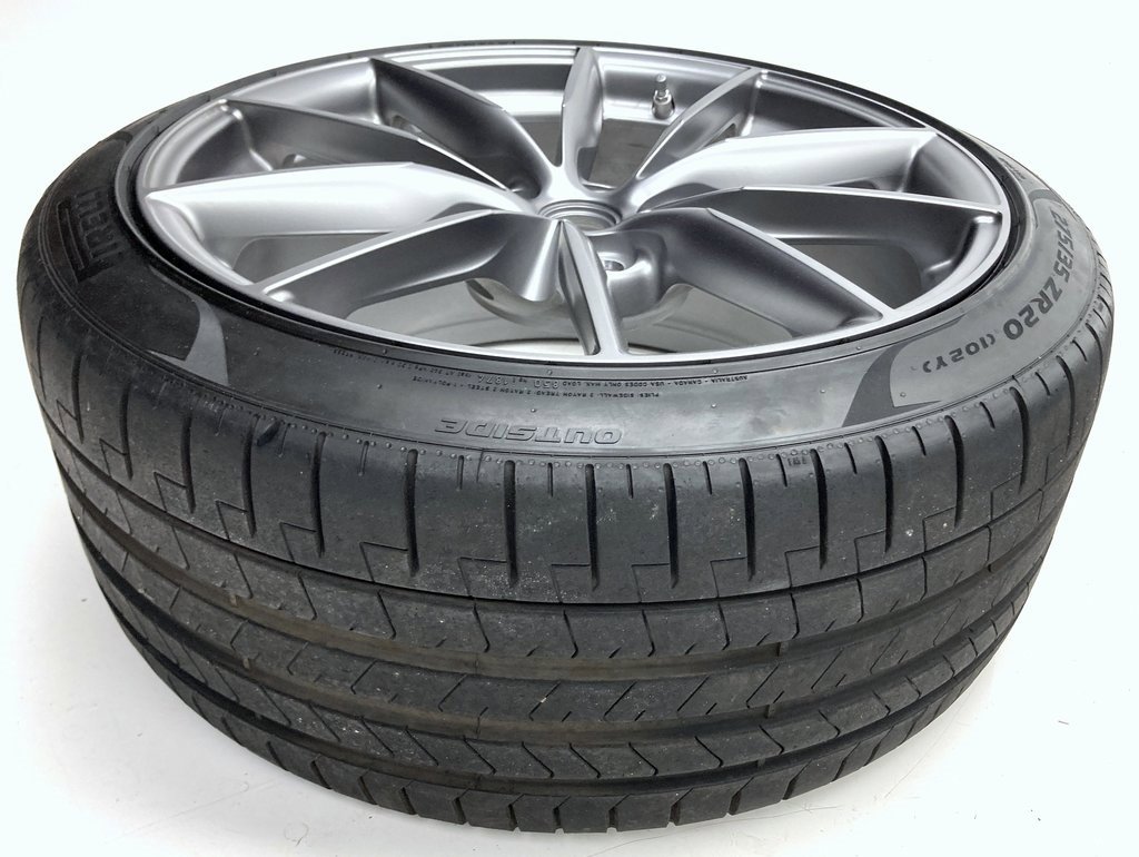 Used 2022 Ferrari 812 GTS image 32