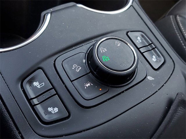 Used 2024 GMC Terrain SLT image 28