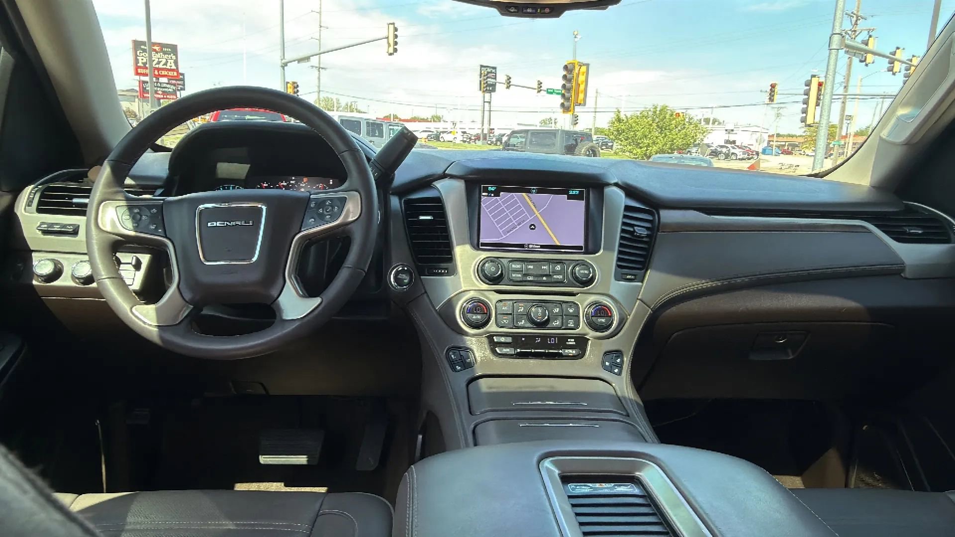 Used 2018 GMC Yukon Denali w/ Denali Ultimate Package AWD/4WD image 80