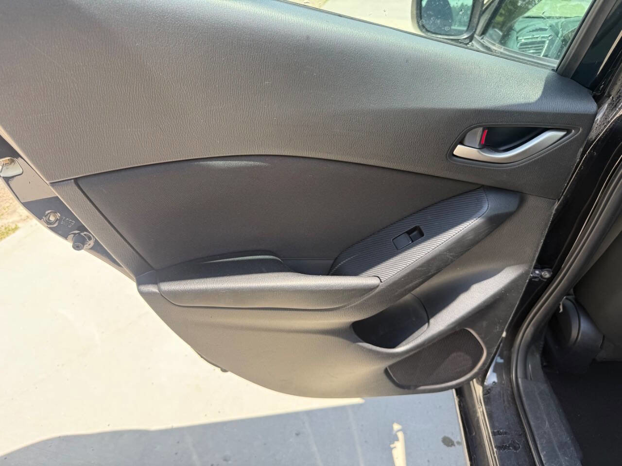 Used 2015 MAZDA MAZDA3 i Sport FWD image 16