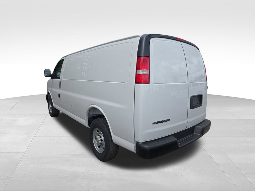 New 2026 Chevrolet Express 2500 w/ Driver Convenience Package RWD image 5