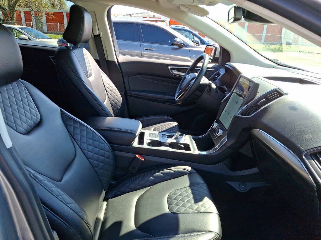 Used 2024 Ford Edge Titanium AWD/4WD image 12