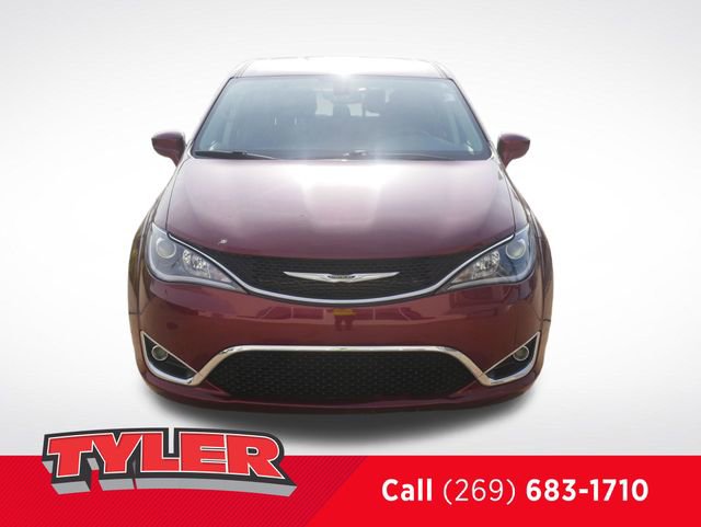 Used 2020 Chrysler Pacifica Touring w/ Cold Weather Group FWD image 2