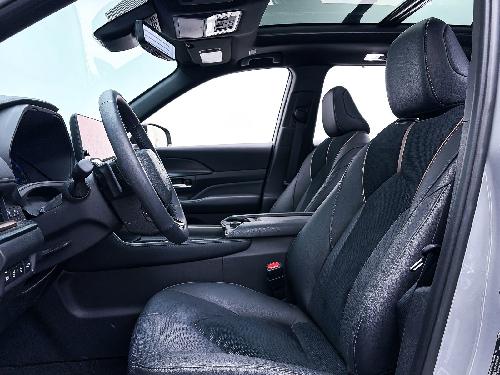 Used 2025 Toyota Grand Highlander AWD Hybrid image 22