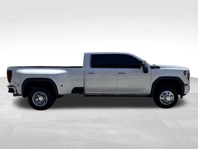 Used 2024 GMC Sierra 3500 Denali Ultimate AWD/4WD image 4