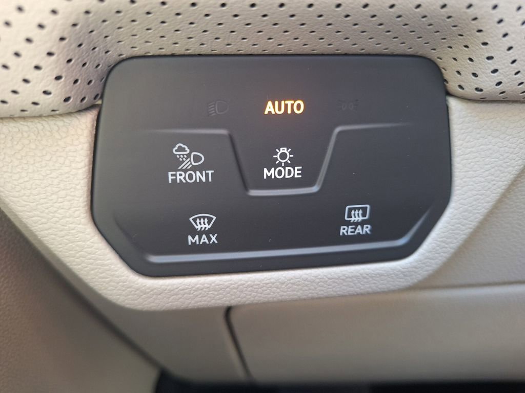 New 2026 Volkswagen Atlas SE image 12