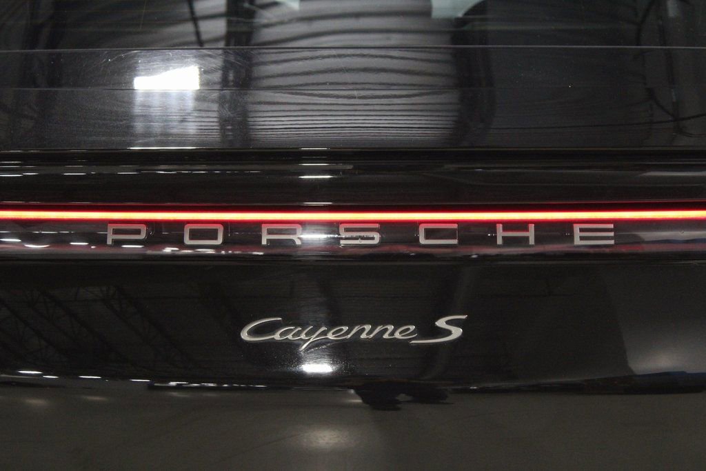 Used 2023 Porsche Cayenne S Platinum w/ Premium Package Plus image 47