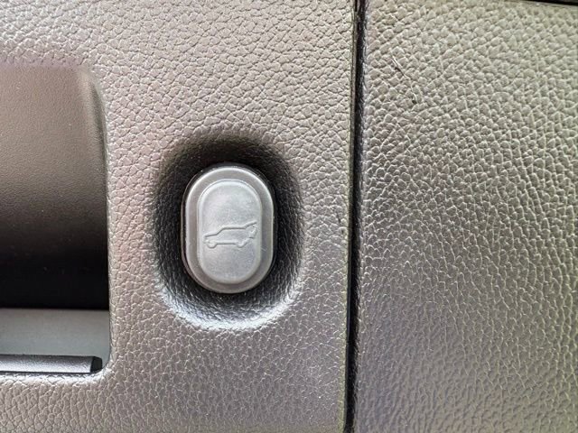 Used 2020 GMC Yukon Denali w/ Denali Ultimate Package image 34