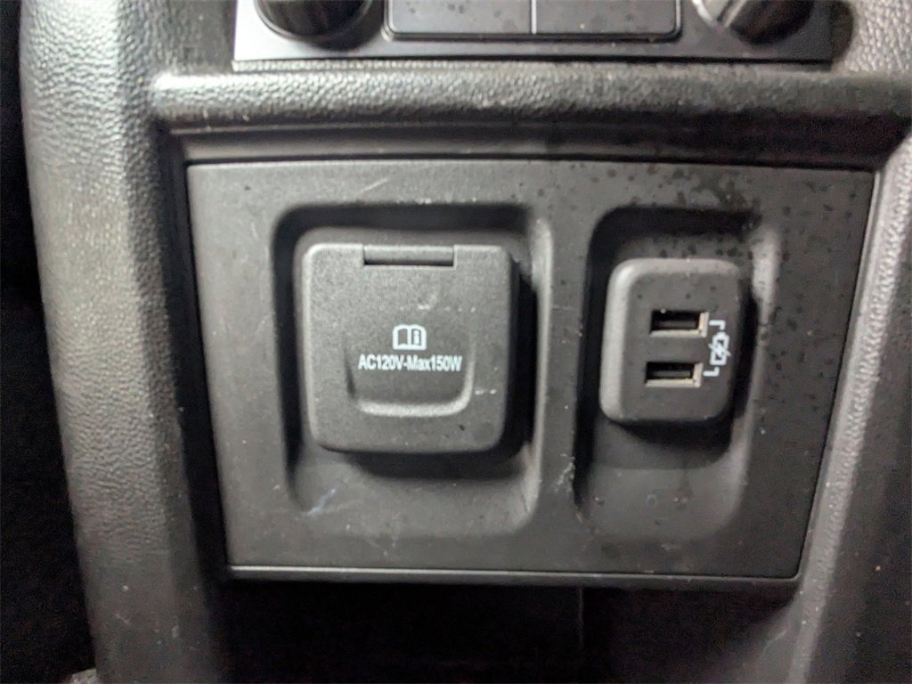 Used 2023 Chevrolet Traverse RS image 16