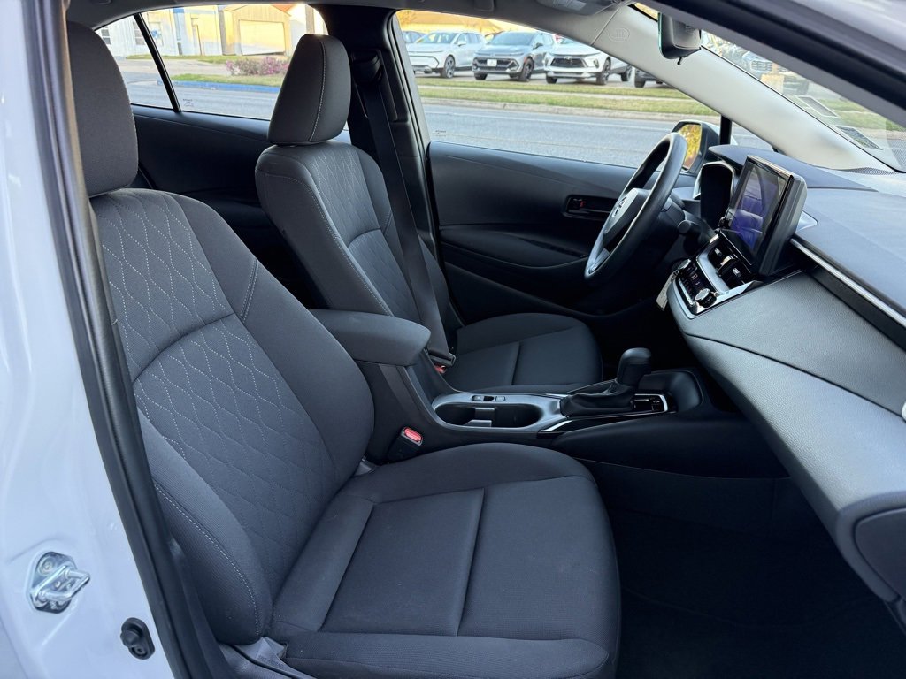 Used 2025 Toyota Corolla LE image 23