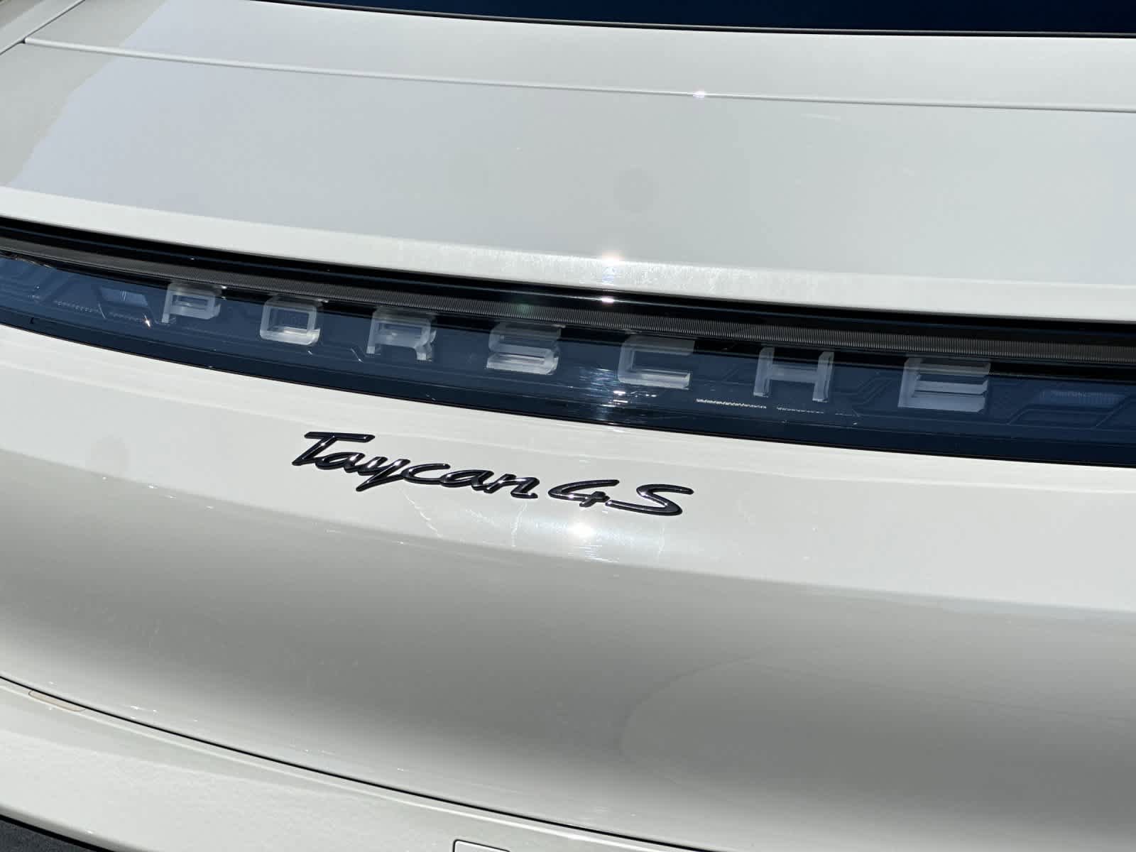 New 2024 Porsche Taycan 4S AWD/4WD image 31