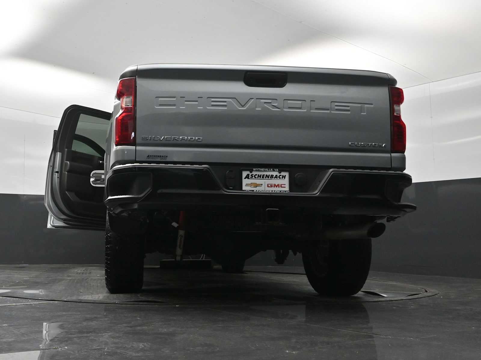 Used 2025 Chevrolet Silverado 2500 Custom AWD/4WD image 31
