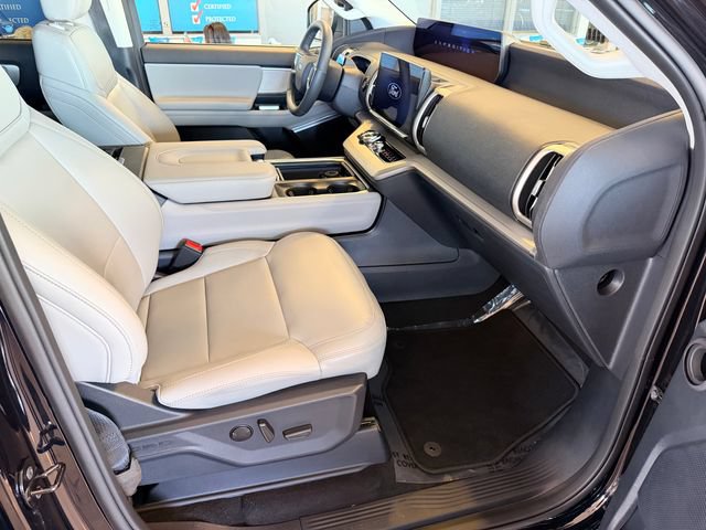 Used 2026 Ford Expedition Active AWD/4WD image 9