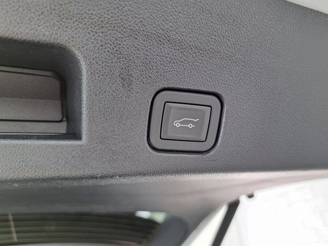 Used 2025 Chevrolet Traverse LT image 30