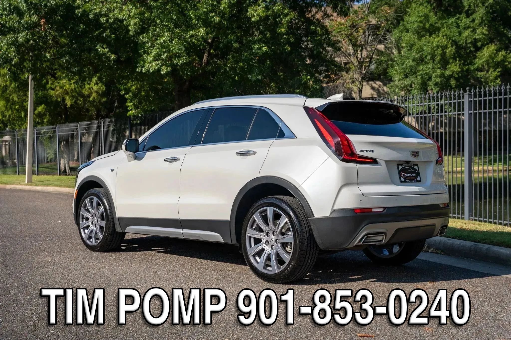 Used 2023 Cadillac XT4 Premium Luxury w/ Cold Weather Package FWD image 15