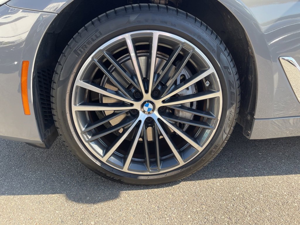 Used 2022 BMW 540i w/ Premium Package image 7