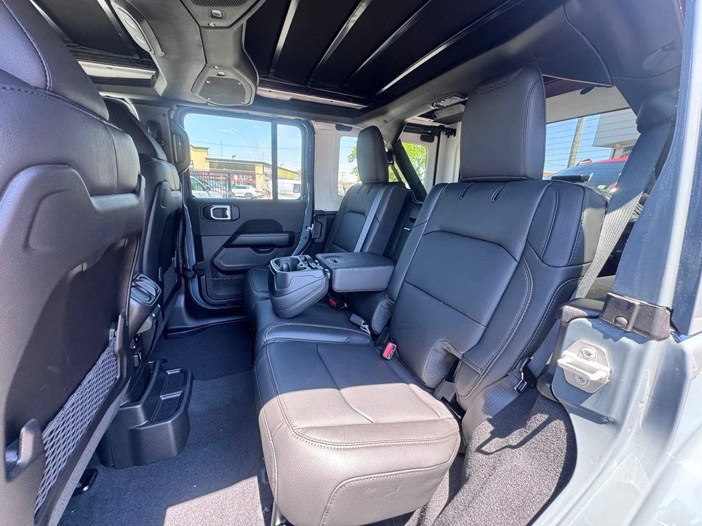 New 2026 Jeep Wrangler Unlimited Sahara w/ Safety Group AWD/4WD image 15