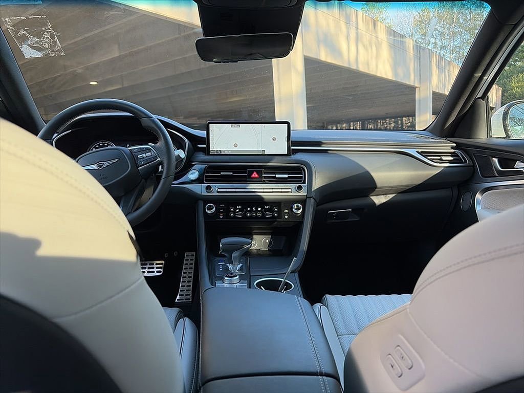 Used 2025 Genesis G70 3.3T Advanced image 3