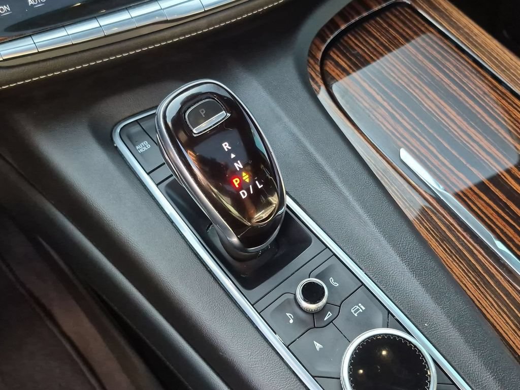 Certified 2022 Cadillac Escalade Premium Luxury RWD image 8