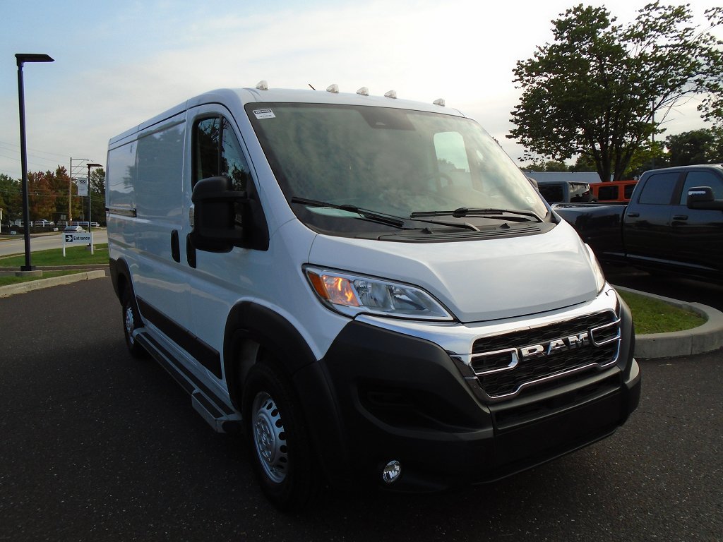 Used 2025 RAM ProMaster 2500 w/ U-Haul Equipment Group FWD image 2